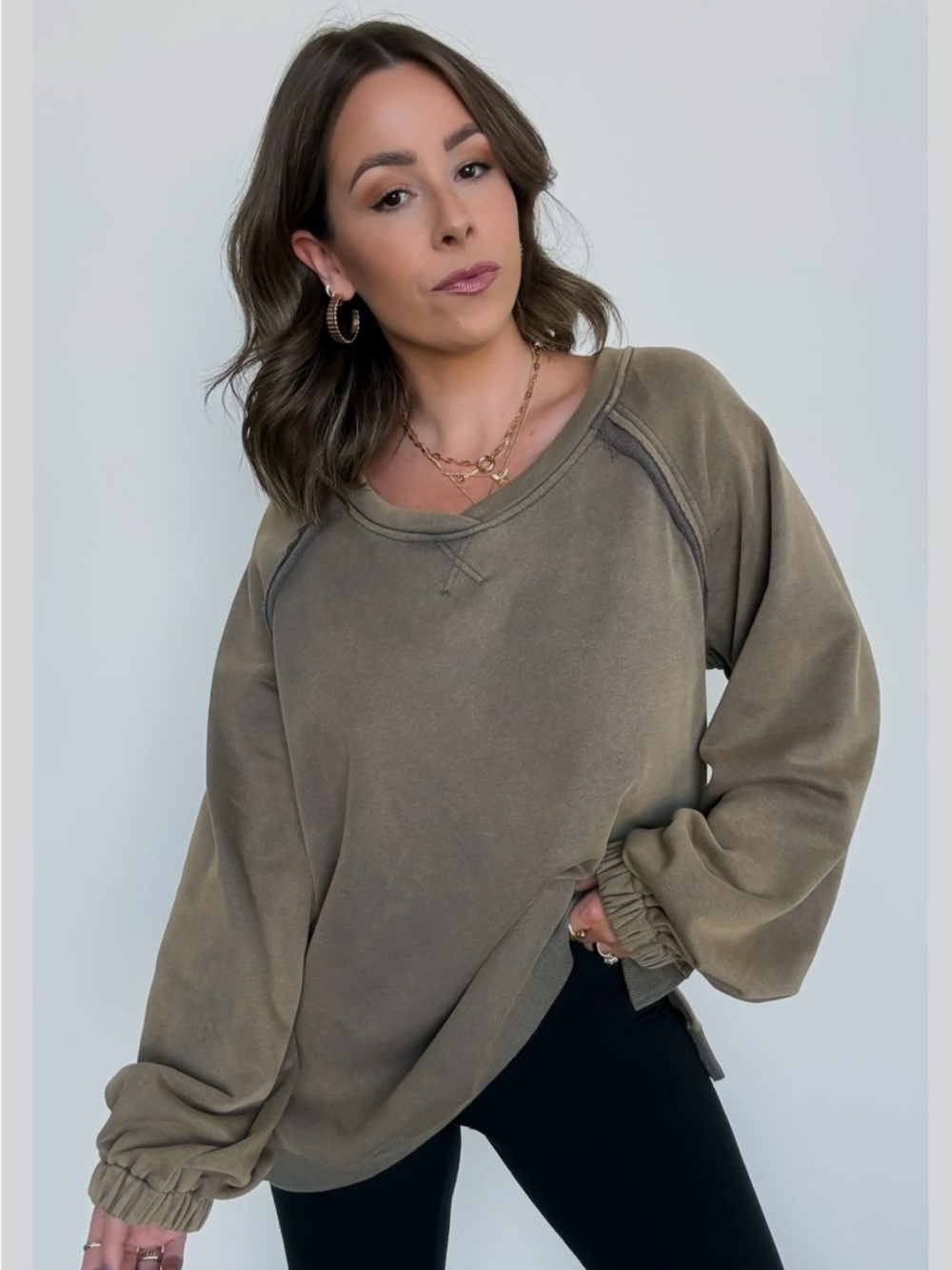 POL V-Neck Pullover Sweatshirt in Brown - S